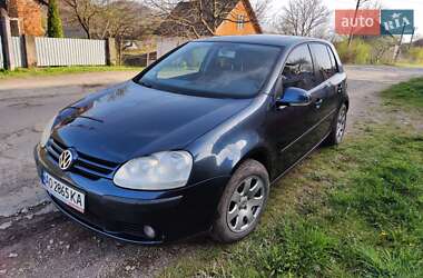 Хэтчбек Volkswagen Golf 2004 в Хусте
