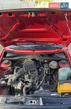 Хэтчбек Volkswagen Golf 1990 в 