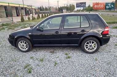 Хэтчбек Volkswagen Golf 2003 в 