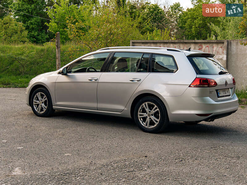 Універсал Volkswagen Golf 2015 в Києві