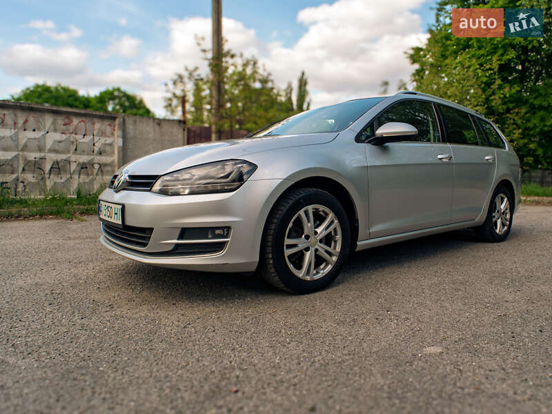 Універсал Volkswagen Golf 2015 в Києві