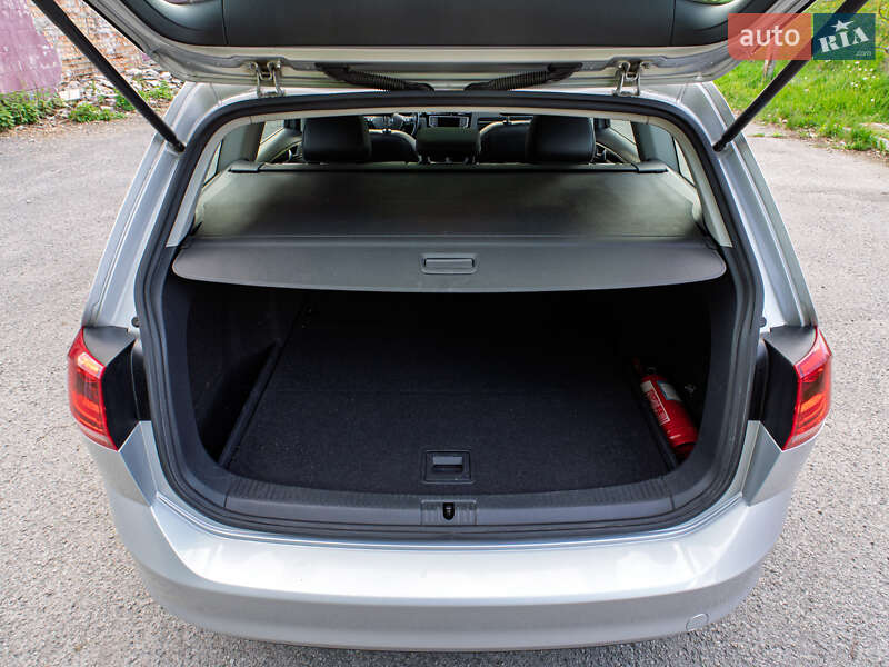 Універсал Volkswagen Golf 2015 в Києві
