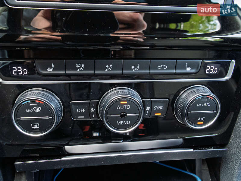 Універсал Volkswagen Golf 2015 в Києві