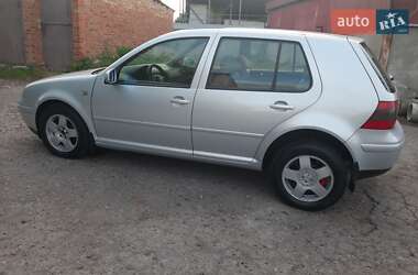 Хэтчбек Volkswagen Golf 1998 в 