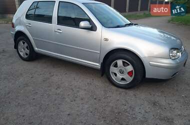 Хэтчбек Volkswagen Golf 1998 в 