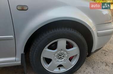 Хэтчбек Volkswagen Golf 1998 в 