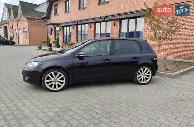 Хэтчбек Volkswagen Golf 2010 в 