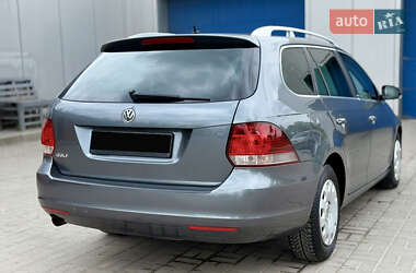Універсал Volkswagen Golf 2012 в 