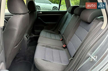 Універсал Volkswagen Golf 2012 в 