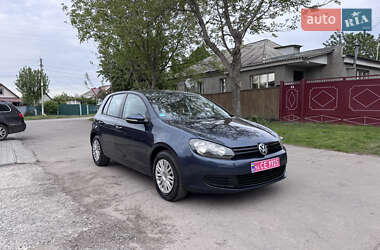Хетчбек Volkswagen Golf 2010 в 