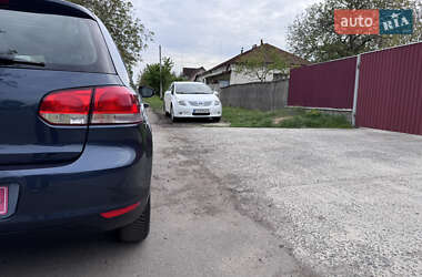 Хетчбек Volkswagen Golf 2010 в 