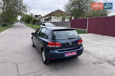Хетчбек Volkswagen Golf 2010 в 