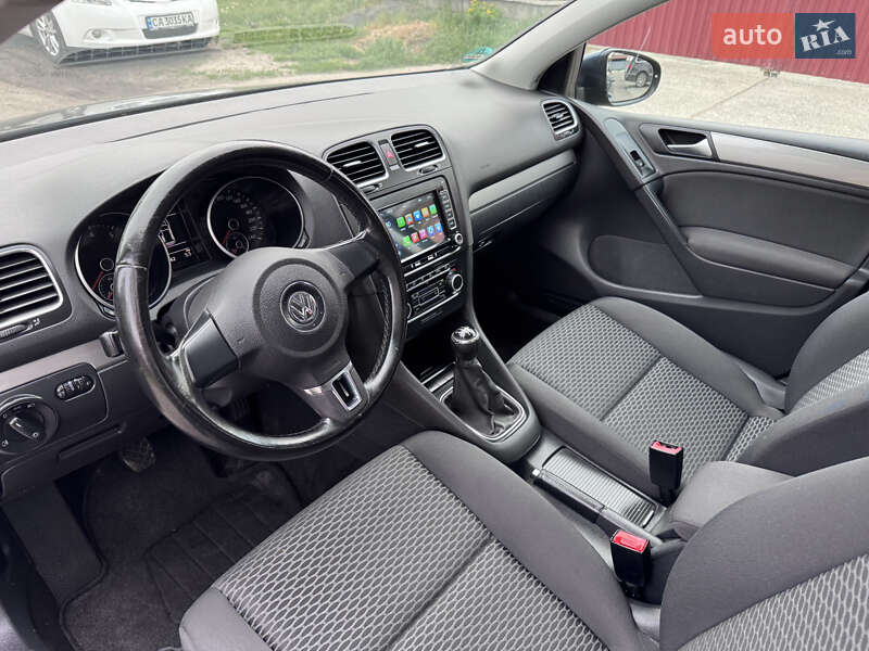 Хэтчбек Volkswagen Golf 2010 в Звенигородке