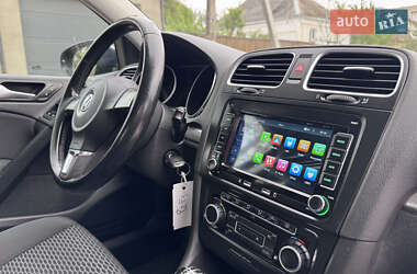 Хетчбек Volkswagen Golf 2010 в 