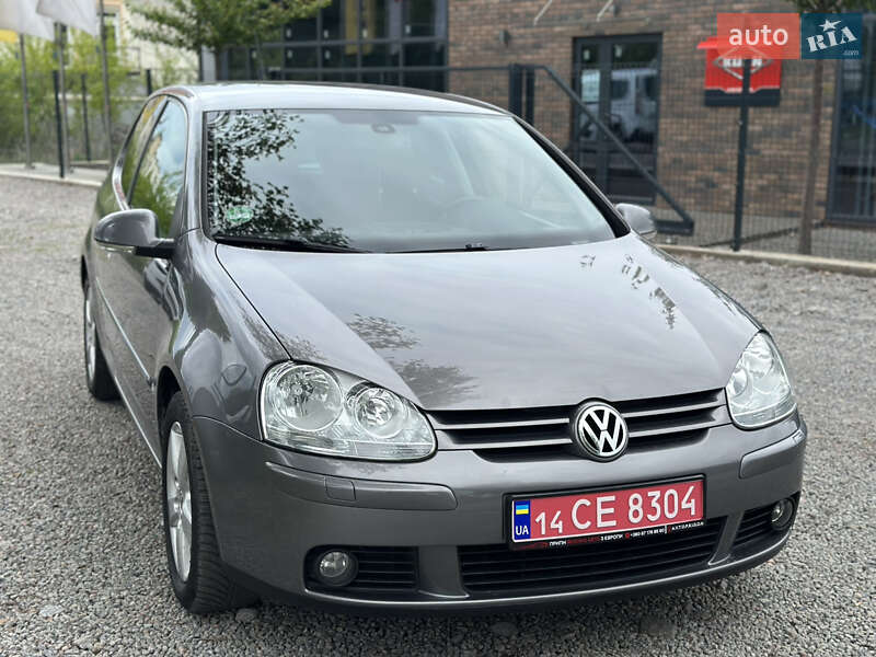 Хэтчбек Volkswagen Golf 2008 в 