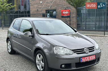 Хэтчбек Volkswagen Golf 2008 в 