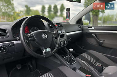 Хэтчбек Volkswagen Golf 2008 в 