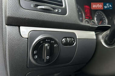 Хэтчбек Volkswagen Golf 2008 в 