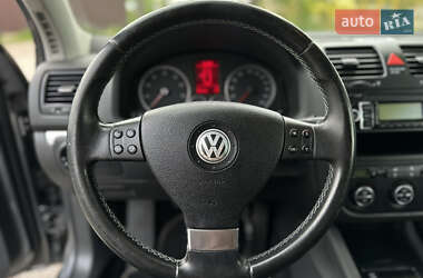 Хэтчбек Volkswagen Golf 2008 в 