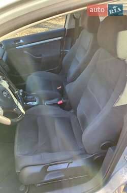 Універсал Volkswagen Golf 2010 в 