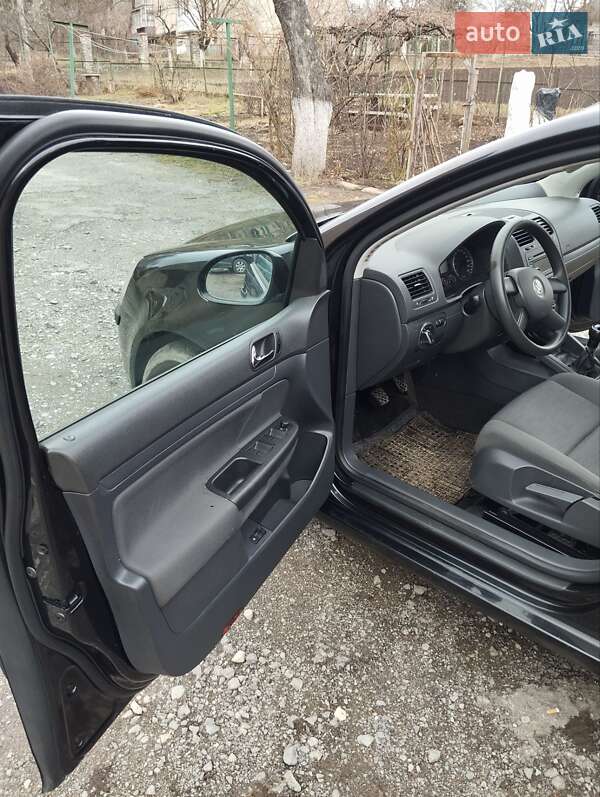 Хетчбек Volkswagen Golf 2004 в Збаражі