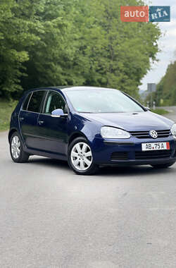 Хетчбек Volkswagen Golf 2004 в 