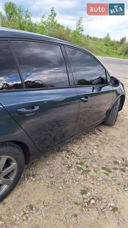 Хетчбек Volkswagen Golf 2009 в Надвірній