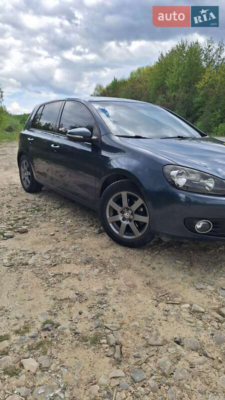 Хетчбек Volkswagen Golf 2009 в Надвірній