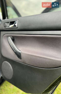 Хэтчбек Volkswagen Golf 2001 в 