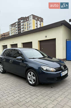 Хетчбек Volkswagen Golf 2010 в 