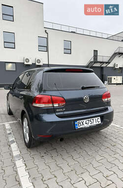 Хетчбек Volkswagen Golf 2010 в 