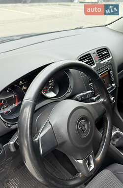 Хетчбек Volkswagen Golf 2010 в 