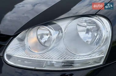 Хэтчбек Volkswagen Golf 2008 в 