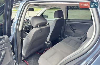 Хетчбек Volkswagen Golf 2005 в 