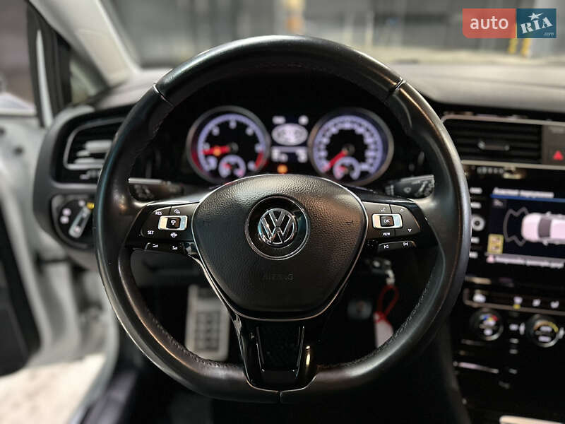 Хетчбек Volkswagen Golf 2019 в Самборі