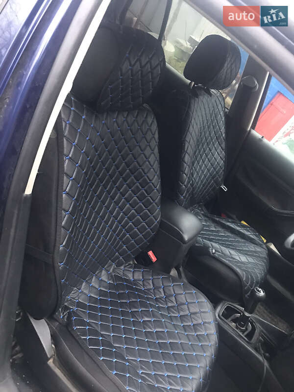 Хэтчбек Volkswagen Golf 2001 в Шиловцы