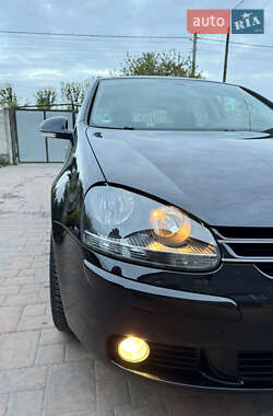 Хэтчбек Volkswagen Golf 2009 в 