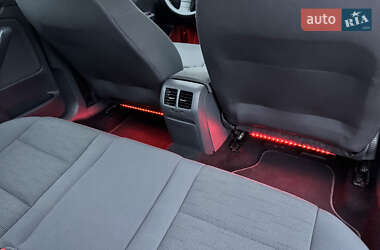 Хэтчбек Volkswagen Golf 2009 в 