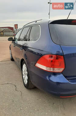 Універсал Volkswagen Golf 2009 в 