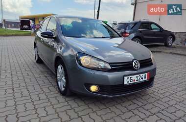 Хетчбек Volkswagen Golf 2012 в 
