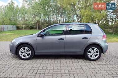 Хетчбек Volkswagen Golf 2012 в 