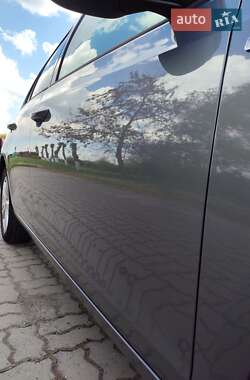 Хетчбек Volkswagen Golf 2012 в 