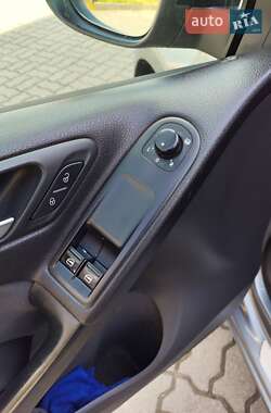 Хетчбек Volkswagen Golf 2012 в 