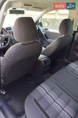 Хетчбек Volkswagen Golf 2012 в 