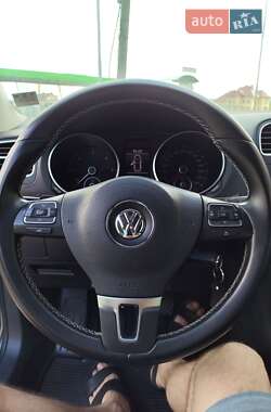 Хетчбек Volkswagen Golf 2012 в 