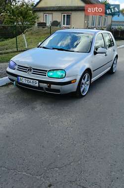 Хэтчбек Volkswagen Golf 2002 в 