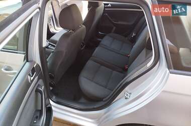 Универсал Volkswagen Golf 2010 в 