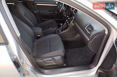 Универсал Volkswagen Golf 2010 в 