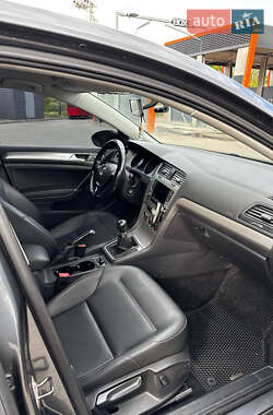 Хетчбек Volkswagen Golf 2015 в 