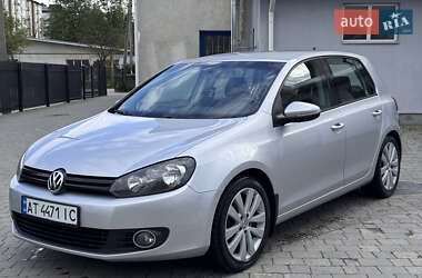 Хэтчбек Volkswagen Golf 2013 в 